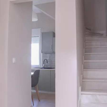 Urban Retreat 72 * Ερμούπολη