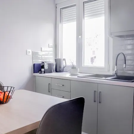Urban Retreat 72 * Ερμούπολη