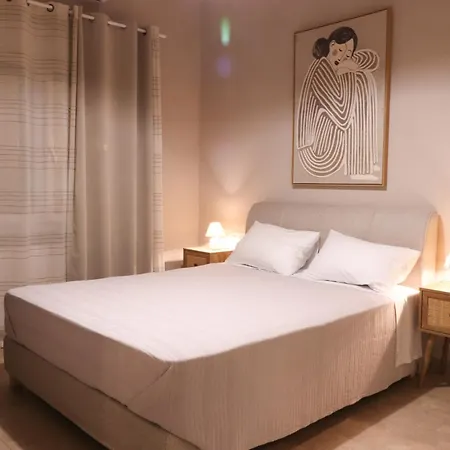 Urban Retreat 72 Apartment Ermoupoli