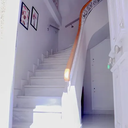 Urban Retreat 72 Ermoúpoli