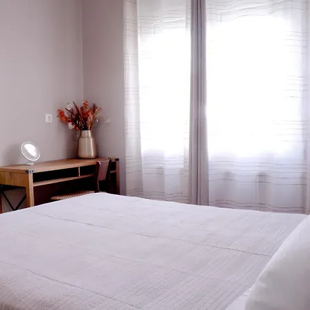 Urban Retreat 72 * Ermoúpoli