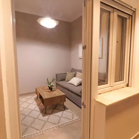 Urban Retreat 72 *